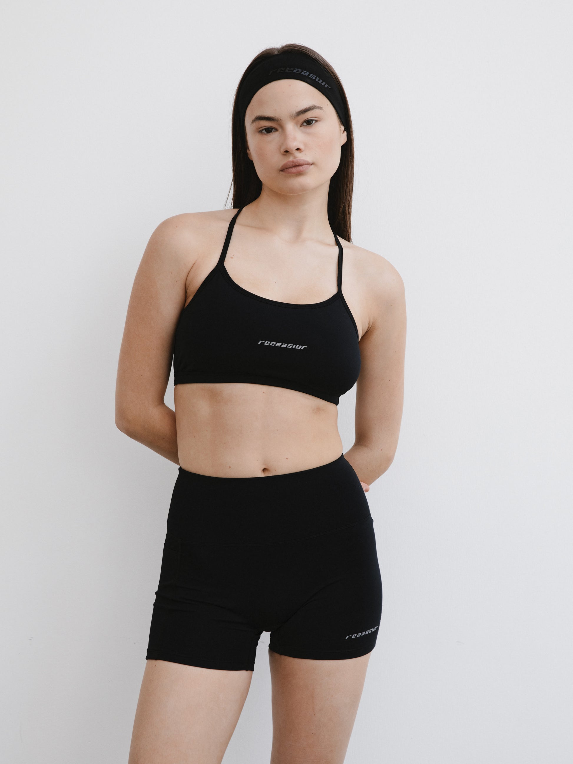 Топ на бретелях